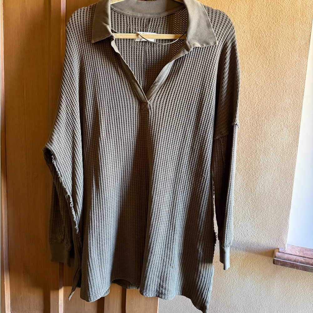 “We The Free” Waffle Knit Top in army Green Small New no tags